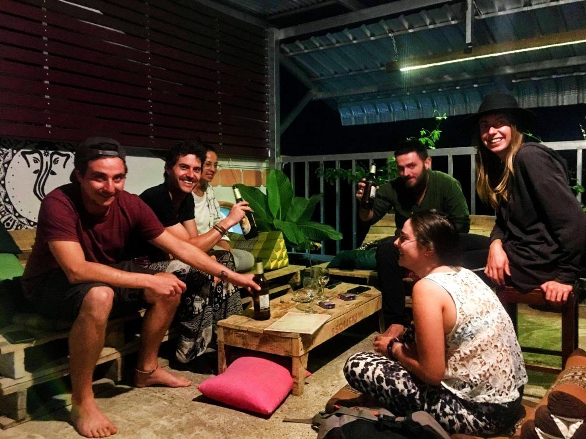 La Casa - Thakhek Hostel Eksteriør bilde